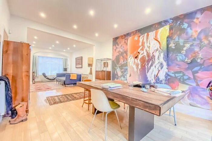 5 Bedroom Semi-Detached House To Rent In Ambrose Avenue - Family Home, Golders Green, London, NW11