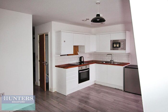 1 Bedroom Flat To Rent In James Street, Bradford, West Yorkshire, BD1