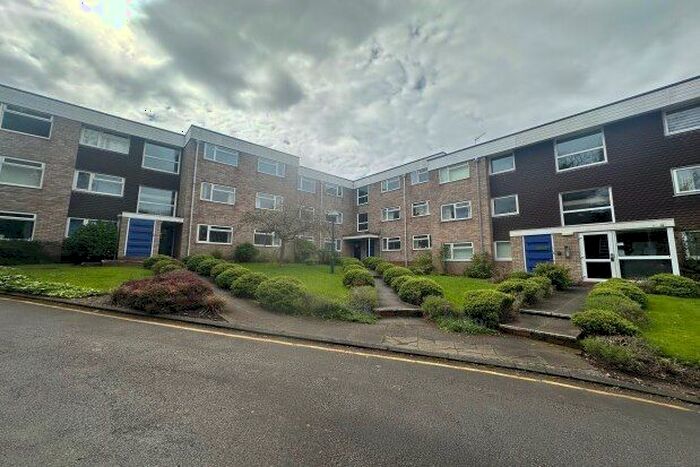 2 Bedroom Flat To Rent In Ulverley Crescent, Solihull, B92