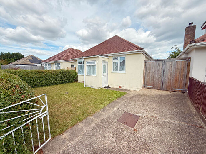 2 Bedroom Bungalow For Sale In Chandos Avenue, Poole, BH12
