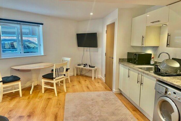 1 Bedroom Flat To Rent In Southampton Street, Southampton, SO15