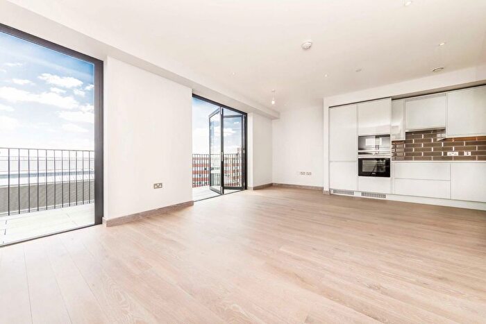 1 Bedroom Flat To Rent In Bellwether Lane, Wandsworth, SW18