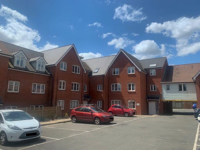 2 Bedroom Flat To Rent In Bramford Road, Ipswich, Suffolk, IP1