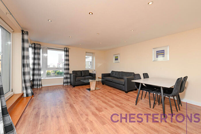 2 Bedroom Flat To Rent In Wingfield Court, Newport Avenue, E14