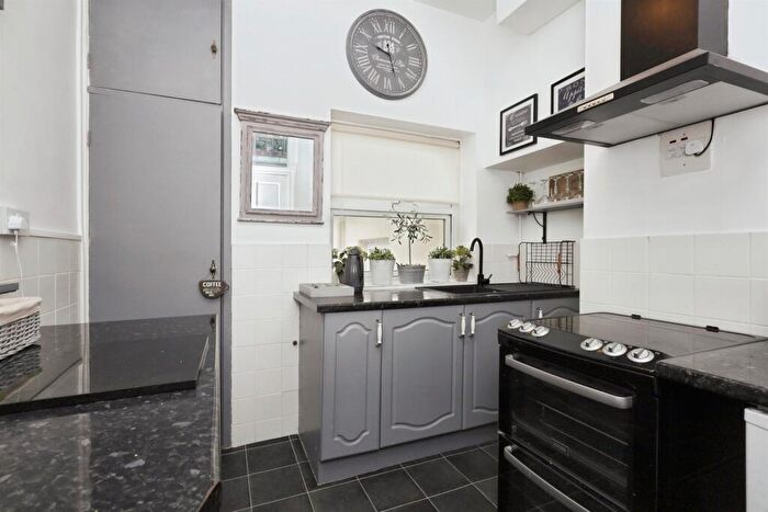 1 Bedroom Apartment For Sale In Wilmington Square, Eastbourne, BN21