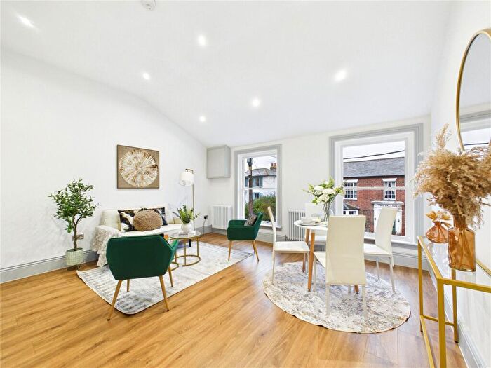 1 Bedroom Apartment For Sale In High Street, Wivenhoe, Colchester, Essex, CO7