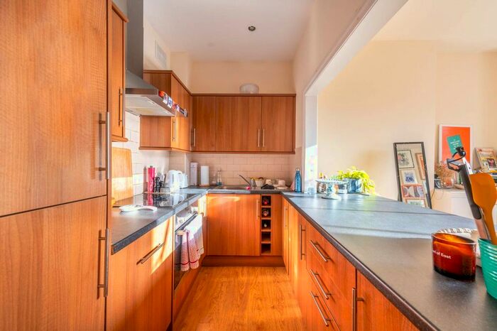 2 Bedroom Flat To Rent In Talbot Road, Westbourne Grove, London, W2