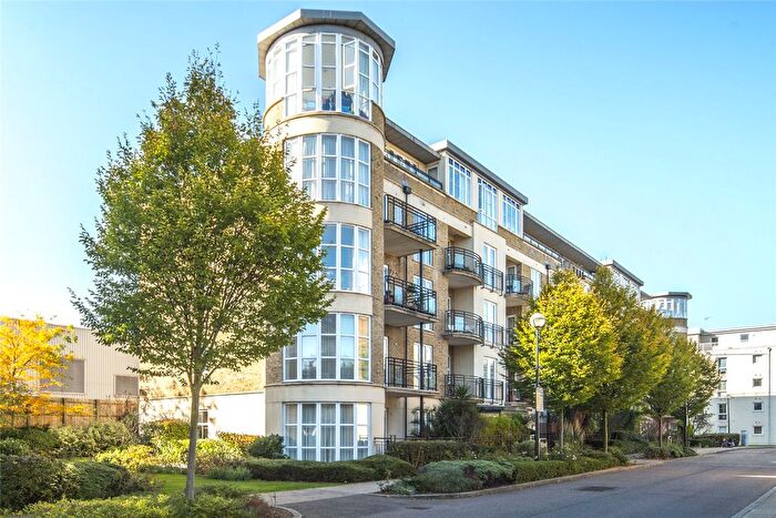 2 Bedroom Flat To Rent In Melliss Avenue, Kew, Richmond, TW9