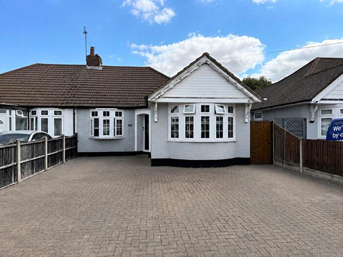 2 Bedroom Semi-Detached Bungalow For Sale In Blackshots Lane, North Grays, RM16