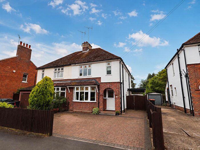 3 Bedroom Semi-Detached House For Sale In Rothschild Road, Leighton Buzzard, LU7