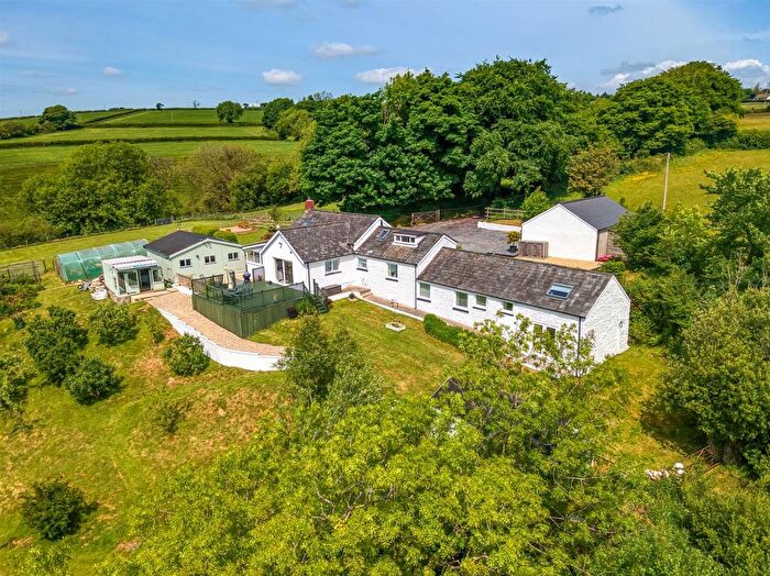 4 Bedroom Detached House For Sale In Blaenycoed Road, Carmarthen, SA33