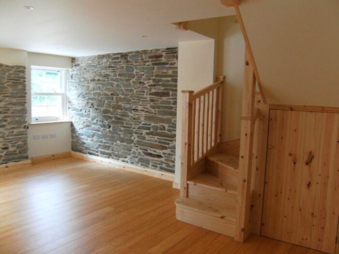 4 Bedroom Semi-Detached House To Rent In High Street, Camelford, PL32