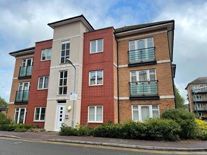 2 Bedroom Flat To Rent In The Parklands, Dunstable, LU5