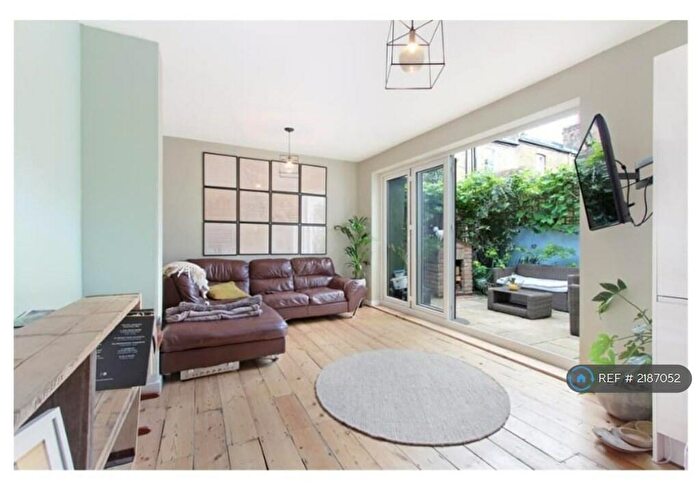 4 Bedroom Maisonette To Rent In Crofton Road, London, SE5