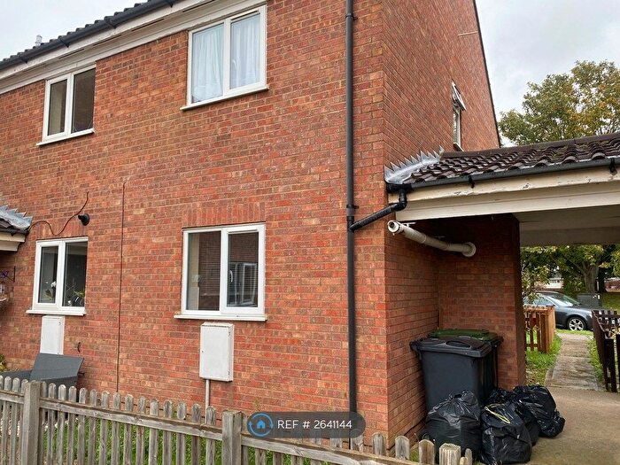 2 Bedroom Semi-Detached House To Rent In Ripon Court, Biggleswade, SG18