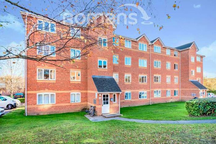 1 Bedroom Flat To Rent In Ascot Court, GU11