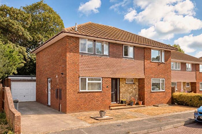 3 Bedroom Detached House For Sale In Tina Gardens, Broadstairs, Kent, CT10