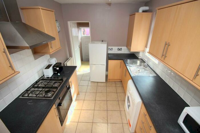 3 Bedroom Flat To Rent In Oakland Road, Jesmond, Newcastle Upon Tyne, NE2