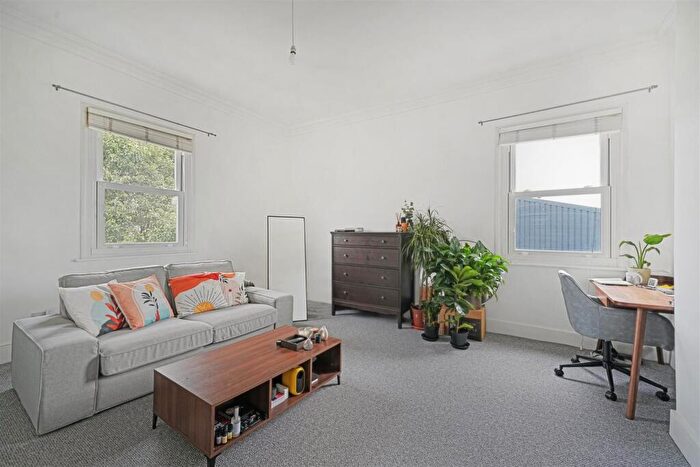 1 Bedroom House To Rent In Digby Road, Hackney, E9