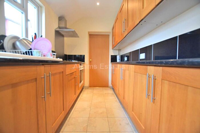 3 Bedroom Terraced House To Rent In Waldeck Street, Reading, Berkshire, RG1