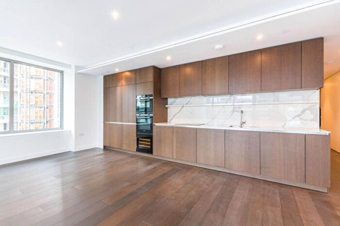 3 Bedroom Flat To Rent In Park Drive, Canary Wharf, London, E14