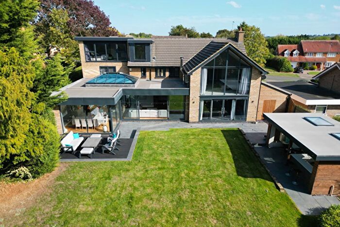 6 Bedroom Detached House For Sale In Thorburn Road, Northampton, NN3