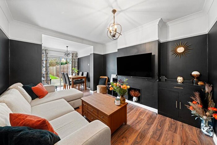 2 Bedroom Maisonette For Sale In Glanville Road, Bromley, BR2