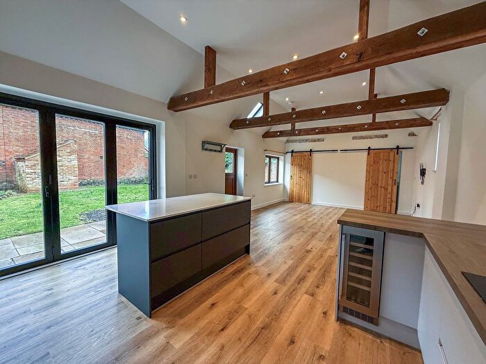 1 Bedroom Barn Conversion To Rent In Main Street, Newark-On-Trent, NG23