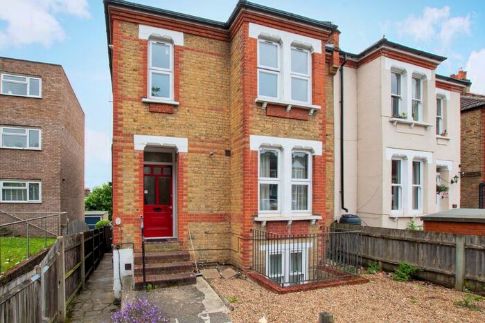 1 Bedroom Flat To Rent In Farnaby Road, Shortlands, Bromley, BR1