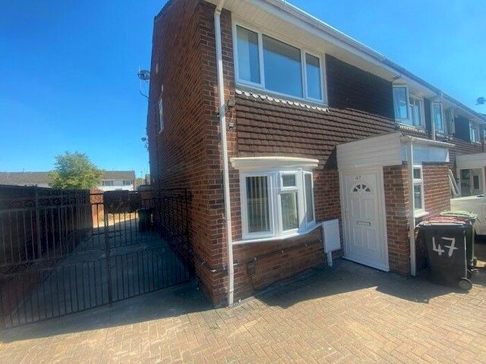 3 Bedroom End Of Terrace House To Rent In Severn Crescent, Langley, Slough, SL3