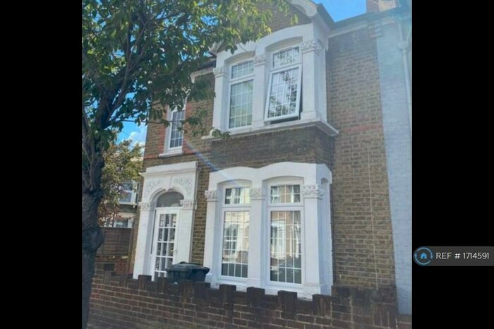 5 Bedroom End Of Terrace House To Rent In St. Mary's Road, London, E10