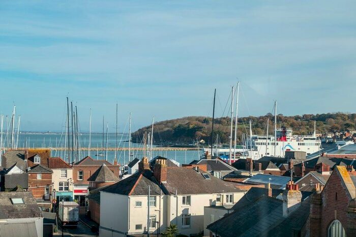 2 Bedroom Flat To Rent In Medina Gardens, Cowes, PO31