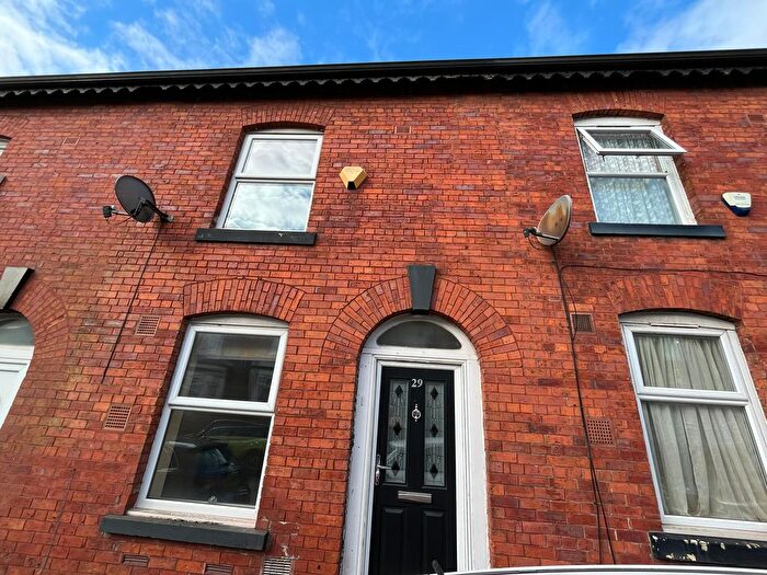 2 Bedroom Terraced House To Rent In Stoneleigh Street, Oldham, OL1