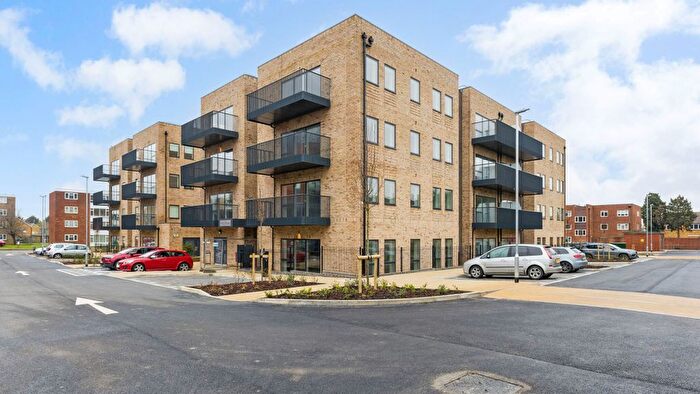 2 Bedroom Flat For Sale In John Barker Place, Hitchin, SG5