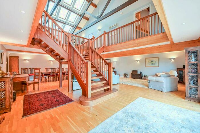 3 Bedroom Barn Conversion For Sale In Amerden Lane, Taplow, Maidenhead, SL6