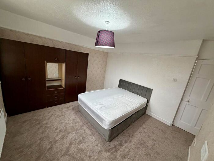 3 Bedroom House To Rent In Yew Tree Road, Fallowfield, M14