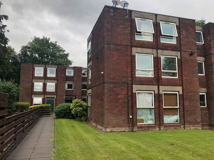 Houses for sale & to rent in WS1 2DT, Chuckery Road, Paddock Walsall