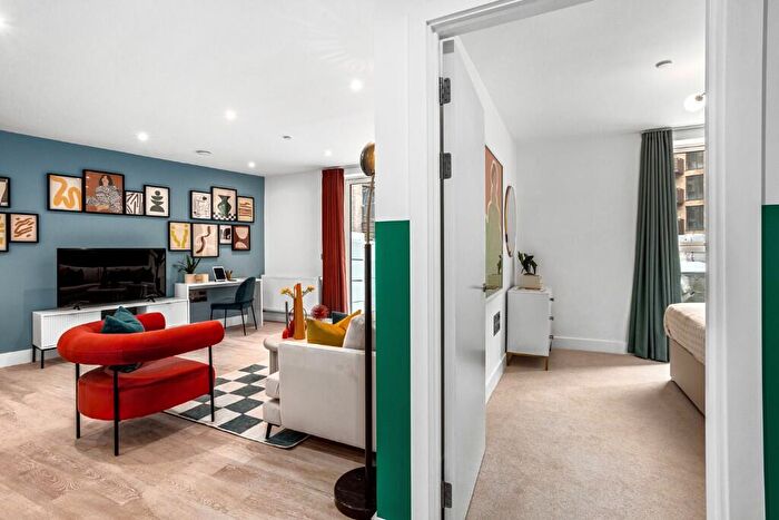 1 Bedroom Apartment For Sale In Makers Yard, London, E16