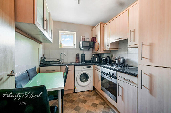 2 Bedroom Apartment For Sale In Belton Way, London, E3