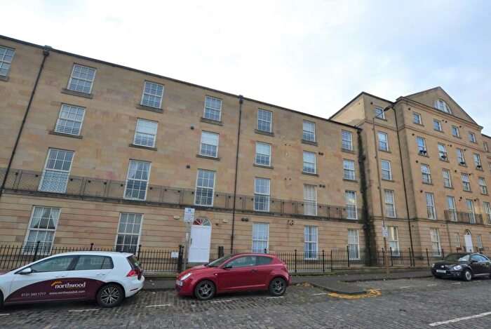 2 Bedroom Flat To Rent In East London Street, Edinburgh, EH7