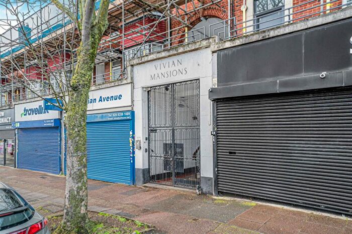 2 Bedroom Flat For Sale In Vivian Avenue, London, NW4