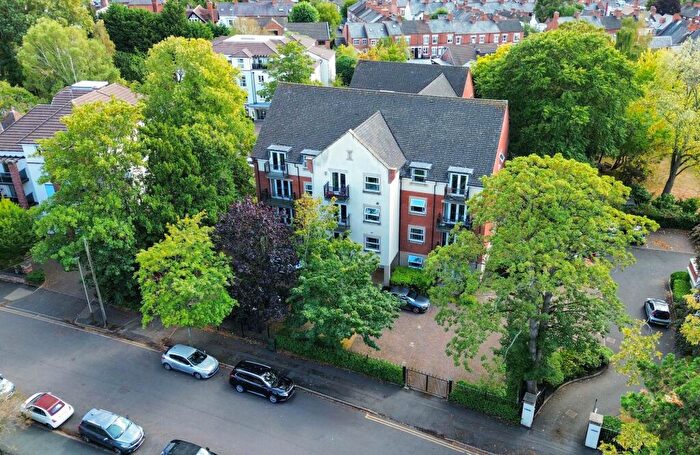 2 Bedroom Flat For Sale In Knighton Park Road, Stoneygate/Clarendon Park, Leicester, LE2