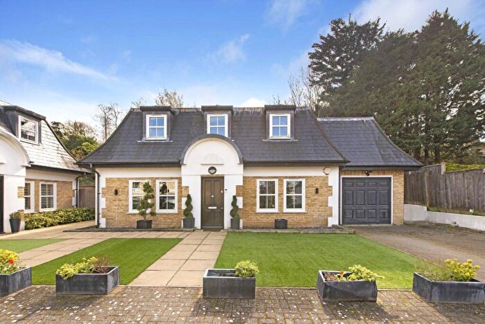 3 Bedroom House To Rent In Landsdown Close, Barnet, EN5