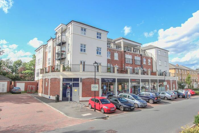 2 Bedroom Flat To Rent In Campbell Court, Colnhurst Road, Watford, Hertfordshire, WD17