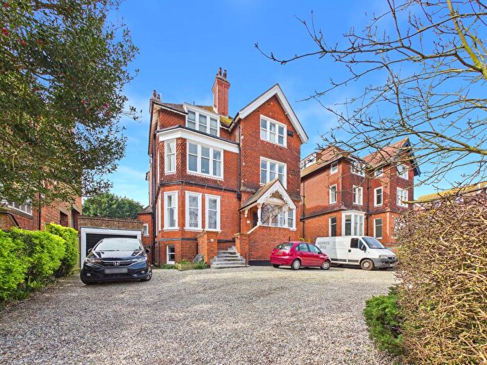 2 Bedroom Apartment For Sale In Earls Avenue, Folkestone, Kent, CT20