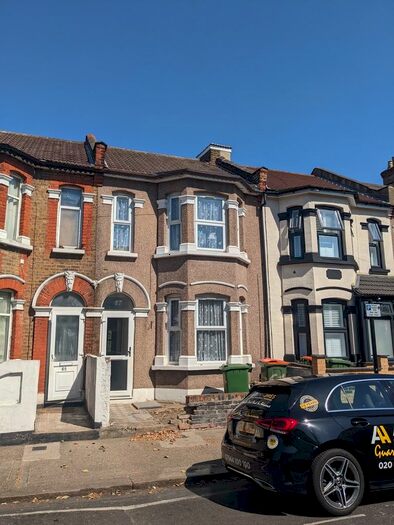 5 Bedroom Terraced House To Rent In Seventh Avenue, London, E12