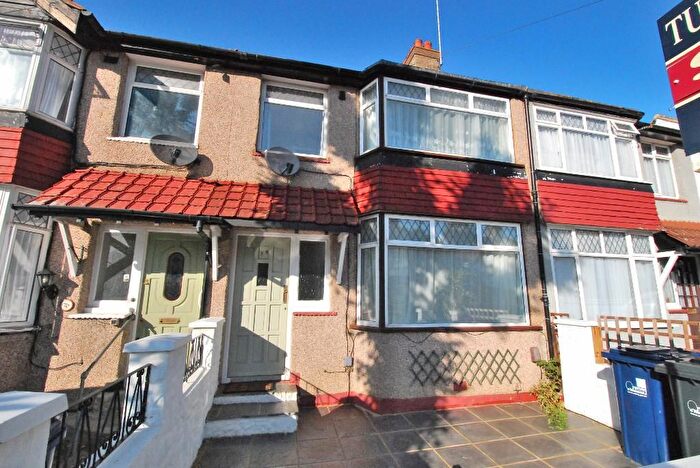 3 Bedroom Terraced House To Rent In Studland Road, Hanwell, London, W7