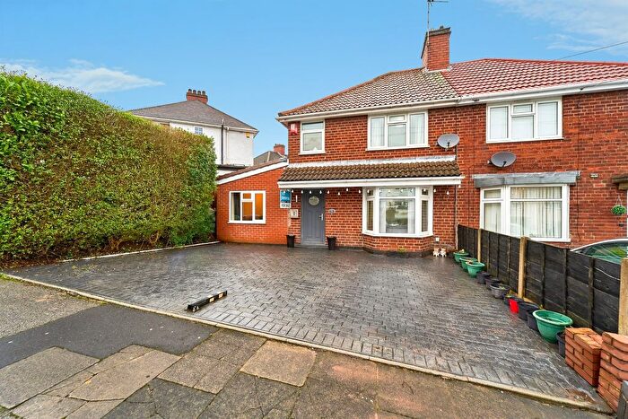 3 Bedroom Semi Detached House For Sale In Eva Road, Oldbury, B68