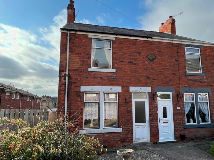 2 Bedroom Semi-Detached House To Rent In Handley Road, New Whittington, Chesterfield, Derbyshire, S43