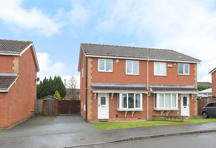 3 Bedroom Semi-Detached House For Sale In Malham Grove, Halfway, S20